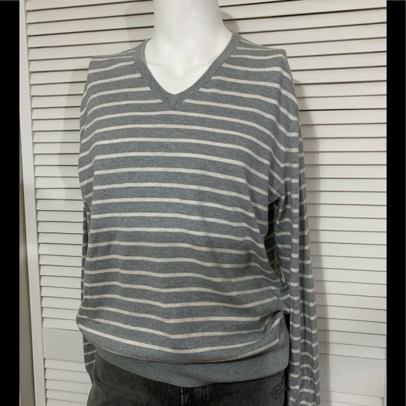 Old Navy Other - Old Navy V-Neck Sweater